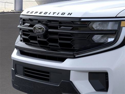 New 2025 Ford Expedition Max Platinum w/ Stealth Appearance Package image 17