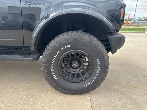 Used 2022 Ford Bronco Outer Banks image 9