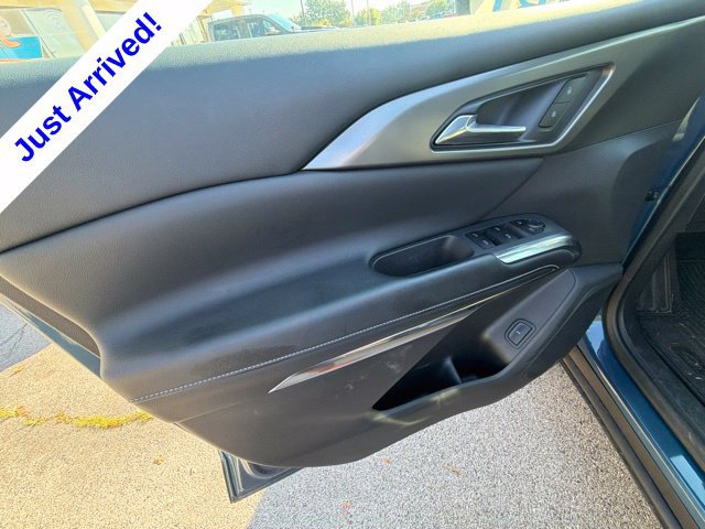 Used 2025 Chevrolet Traverse LT w/ Sun and Wheel Package FWD image 39