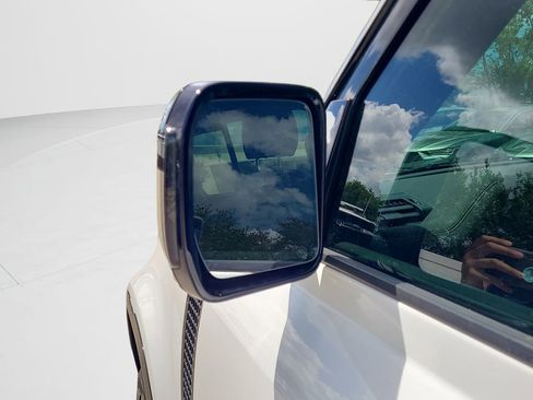 Used 2023 Land Rover Defender 110 X-Dynamic SE AWD/4WD image 29