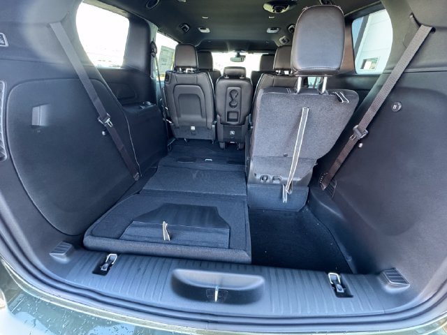 New 2027 Chrysler Pacifica Select FWD image 30