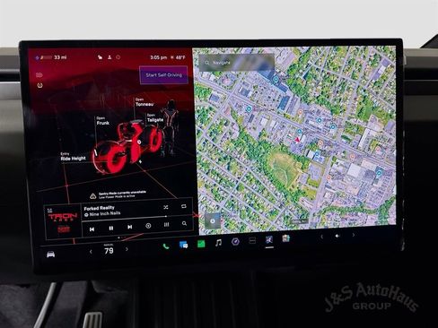 Used 2025 Tesla Cybertruck AWD Crew Cab image 18