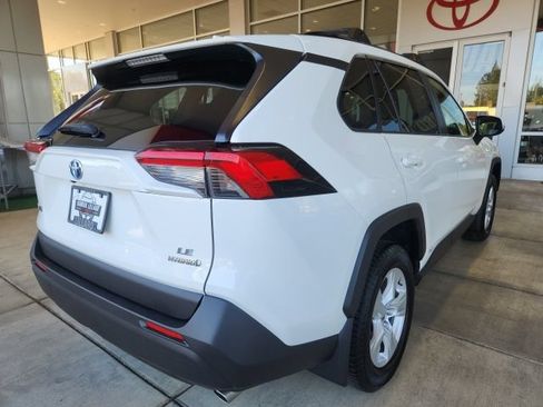 Used 2020 Toyota RAV4 LE w/ All Weather Liner Package AWD/4WD image 13