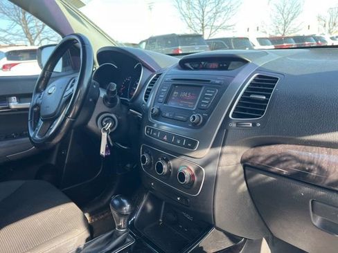 Used 2014 Kia Sorento LX image 36
