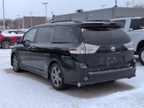 Used 2015 Toyota Sienna SE Premium image 10