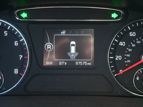 Used 2017 Kia Sorento AWD w/ LX Convenience Package image 25