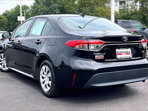 Used 2024 Toyota Corolla LE FWD image 11