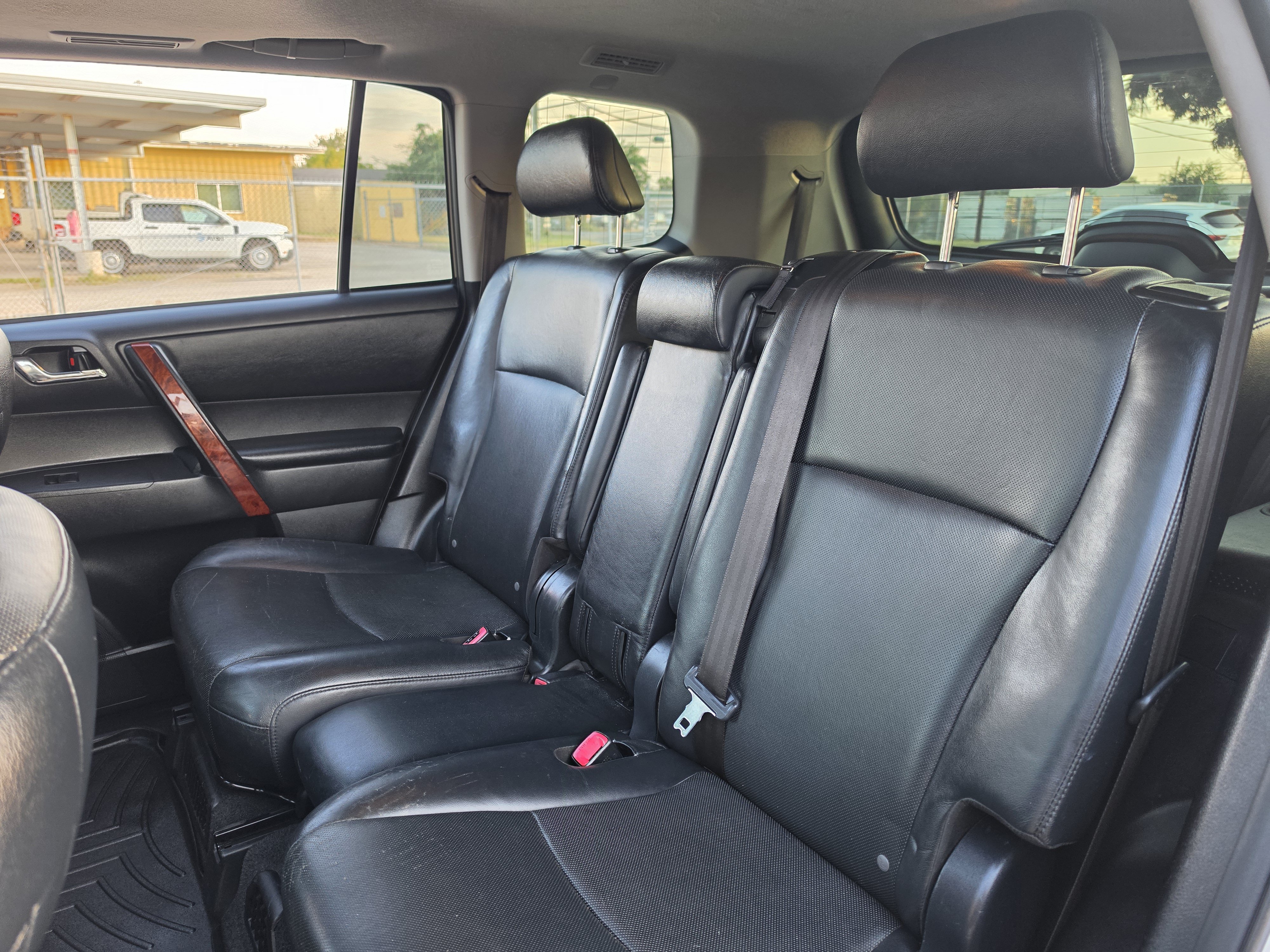 Used 2012 Toyota Highlander Limited AWD/4WD image 28