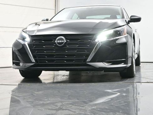 Used 2024 Nissan Altima 2.5 S FWD image 26