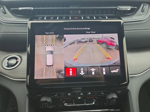 New 2025 Jeep Grand Cherokee L Limited w/ Luxury Tech Group II image 13