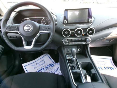 Used 2025 Nissan Sentra SV FWD image 11