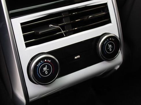 New 2026 Land Rover Range Rover Long Wheelbase SE image 21