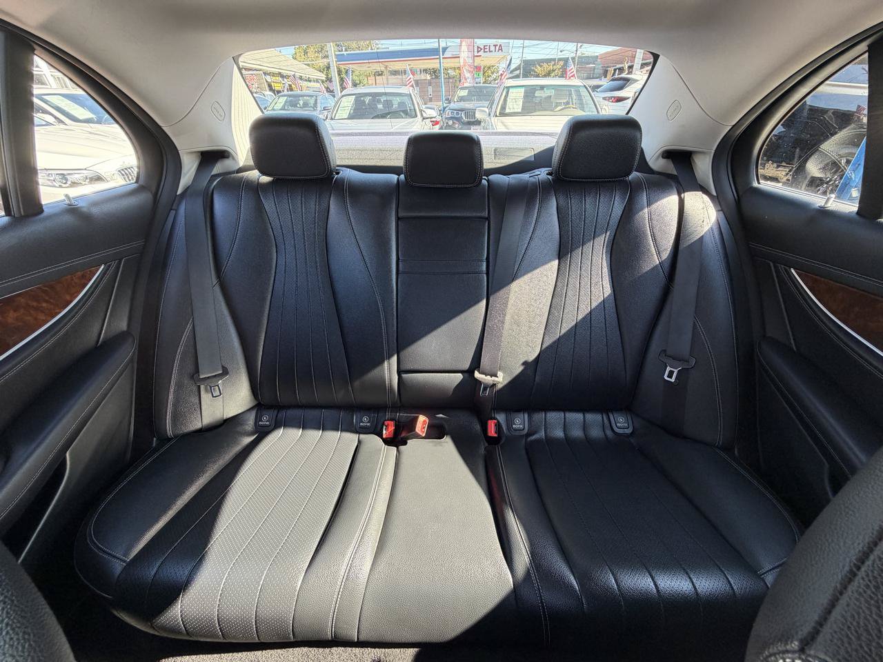 Used 2017 Mercedes-Benz E 300 4MATIC w/ Premium 1 Package image 27