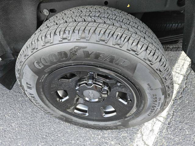 Used 2021 Chevrolet Colorado W/T w/ WT Convenience Package RWD image 13