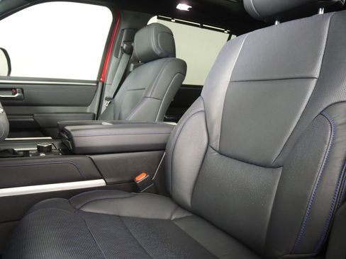 Used 2025 Toyota Sequoia Platinum image 11