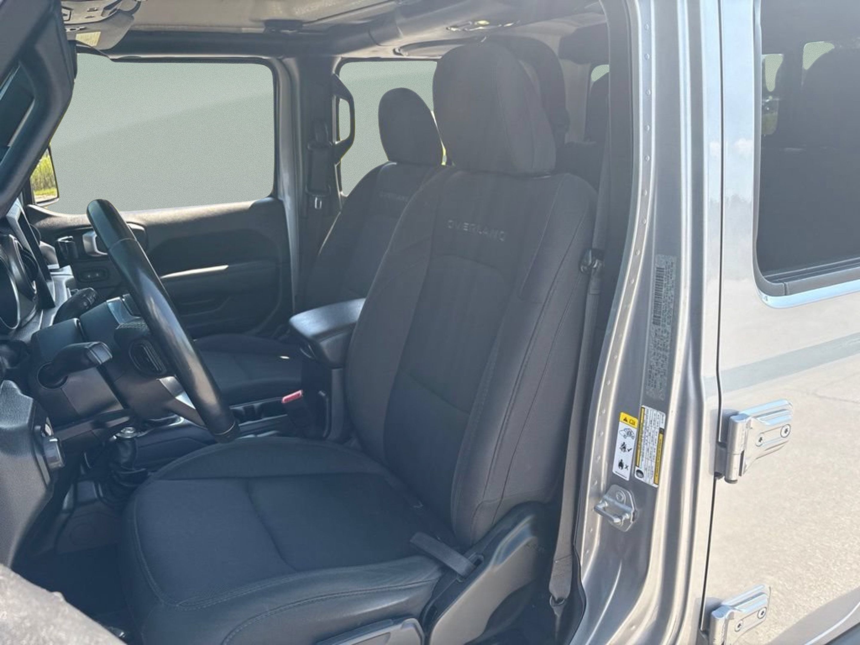 Used 2020 Jeep Gladiator Overland AWD/4WD image 18