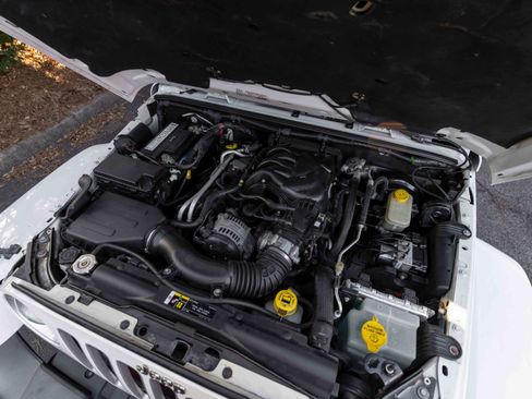 Used 2017 Jeep Wrangler Unlimited Sahara w/ Connectivity Group image 63