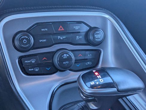 Used 2020 Dodge Challenger SXT w/ Plus Package image 21