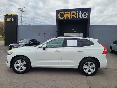 Used 2022 Volvo XC60 B5 Momentum image 10