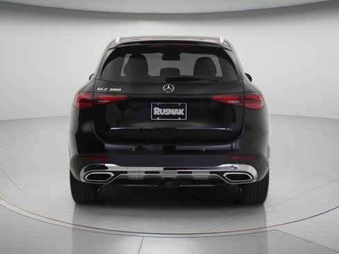 New 2027 Mercedes-Benz GLC 300 image 3