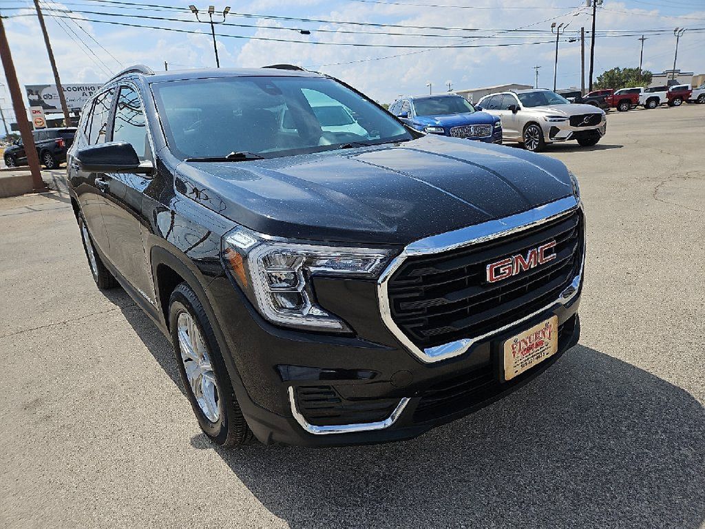 Used 2023 GMC Terrain SLE w/ Driver Convenience Package FWD image 11