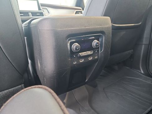 Certified 2023 Chevrolet Suburban High Country AWD/4WD image 21