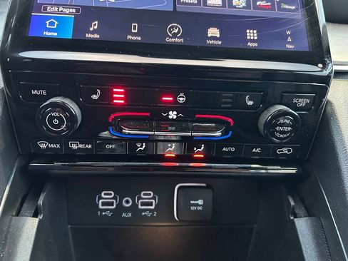 New 2025 Jeep Grand Cherokee Limited w/ Black Appearance Package image 15