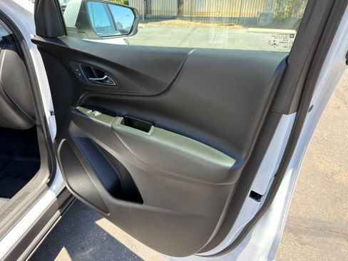 Used 2022 Chevrolet Equinox LT FWD image 11