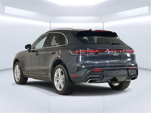 Used 2025 Porsche Macan image 8