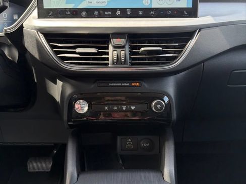 Used 2025 Ford Escape Platinum AWD/4WD image 15