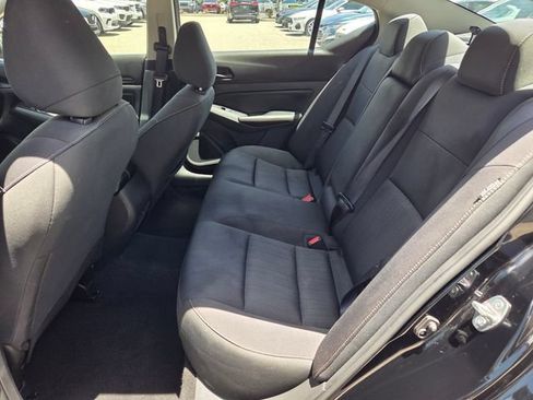 Used 2024 Nissan Altima 2.5 SV w/ SV Premium Package FWD image 6