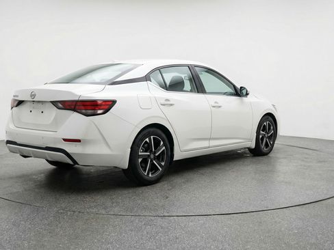 Used 2025 Nissan Sentra SV image 9