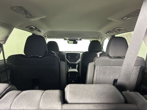 Used 2025 Subaru Ascent Premium image 8