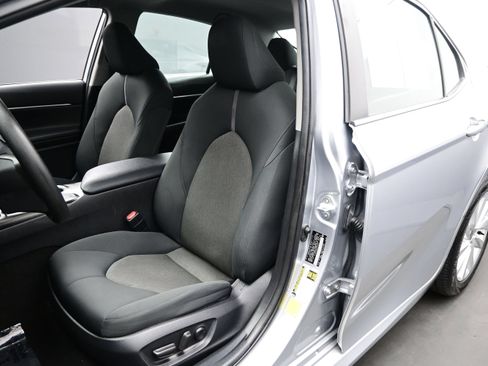 Used 2023 Toyota Camry LE FWD image 12