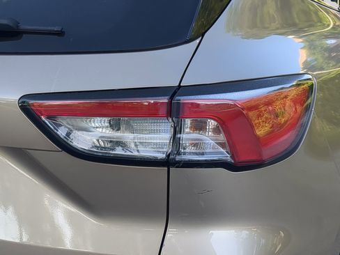 Certified 2020 Ford Escape Titanium w/ Titanium Premium Package 2.0 FWD image 45
