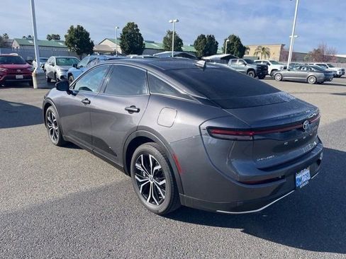 Used 2024 Toyota Crown Limited image 5