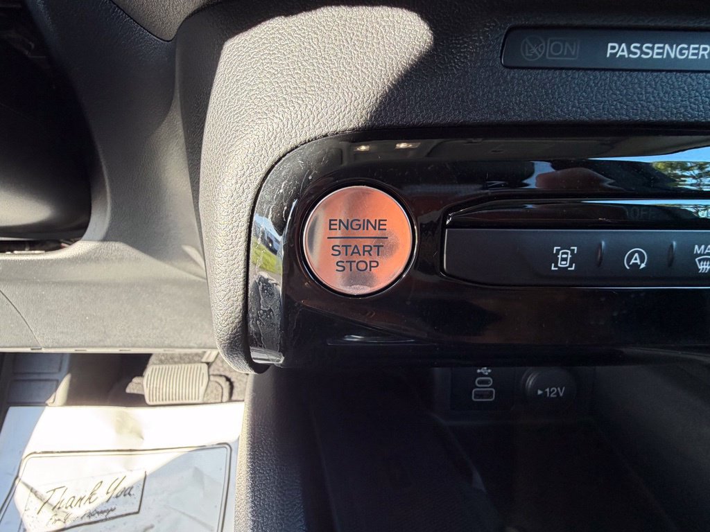 Certified 2025 Ford Escape Platinum AWD/4WD image 23