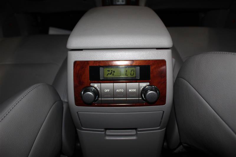 Used 2013 Toyota Highlander Limited FWD image 25