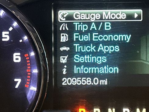 Used 2011 Ford F250 XLT w/ XLT Premium Pkg AWD/4WD image 24