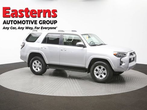 Used 2024 Toyota 4Runner SR5 AWD/4WD image 42