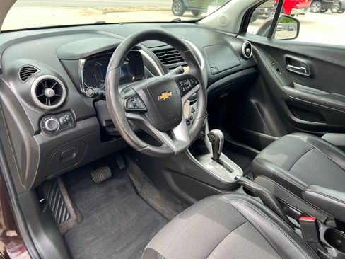 Used 2016 Chevrolet Trax LT w/ LT Convenience Package AWD/4WD image 20
