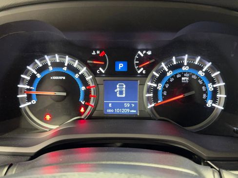 Used 2018 Toyota 4Runner SR5 Premium image 40