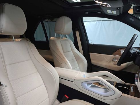 Used 2025 Mercedes-Benz GLE 450 4MATIC image 13