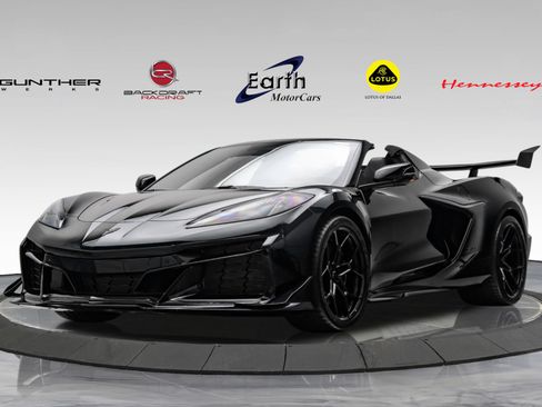 Used 2025 Chevrolet Corvette Z06 RWD image 1