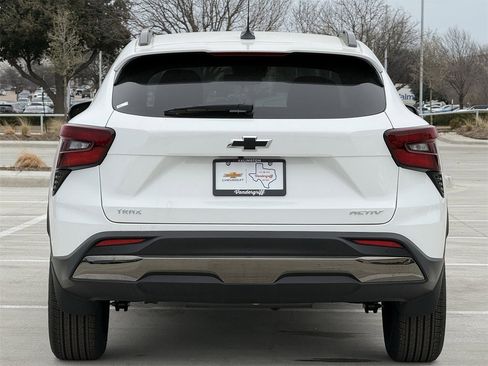 New 2026 Chevrolet Trax ACTIV w/ Driver Confidence Package image 5