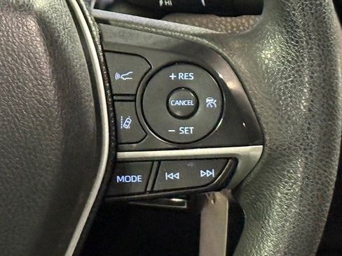 Used 2022 Toyota Camry LE image 27