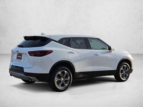 Certified 2025 Chevrolet Blazer LT image 5