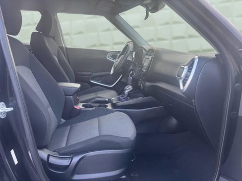 Used 2021 Kia Soul LX image 13