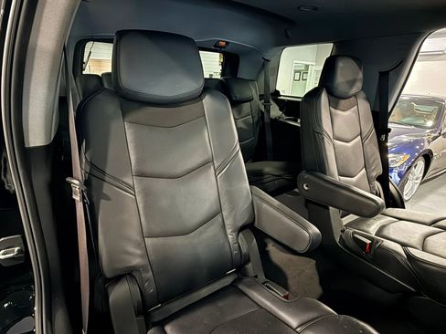 Used 2015 Cadillac Escalade Premium RWD image 19