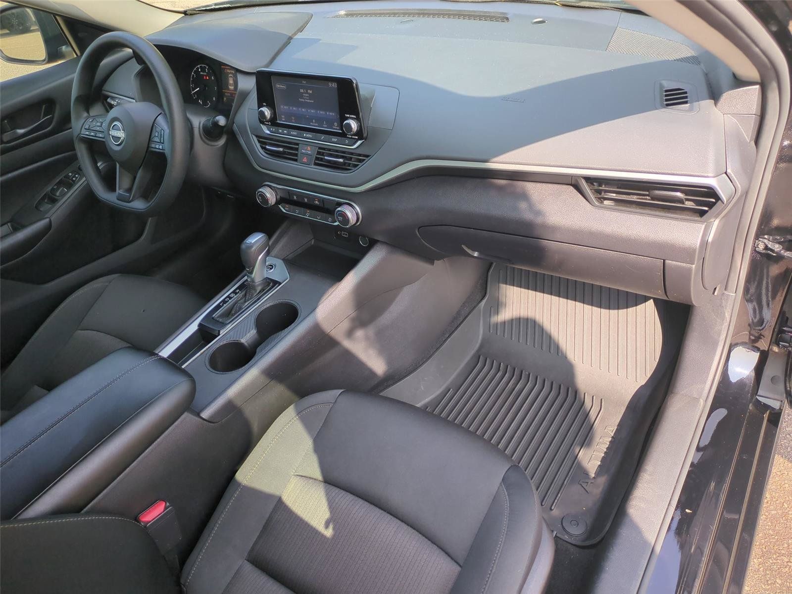 Used 2024 Nissan Altima 2.5 S FWD image 35
